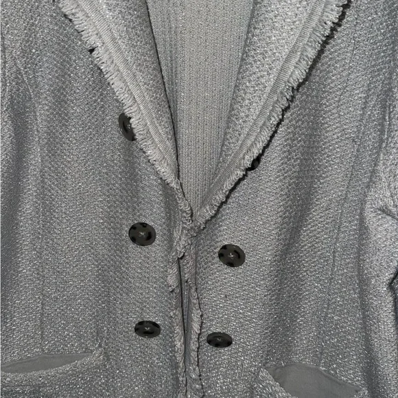 Sparkly Chico’s Metallic Silver Gray Tweed Sweater Blazer Frayed Edging Size 4 - Picture 5 of 9